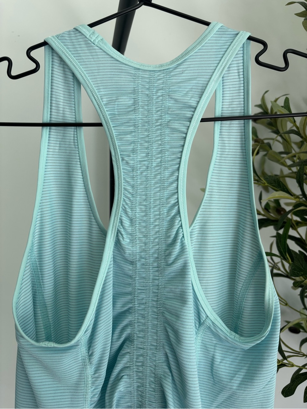 • [Lululemon] Racerback Tank • - Picture 5 of 7